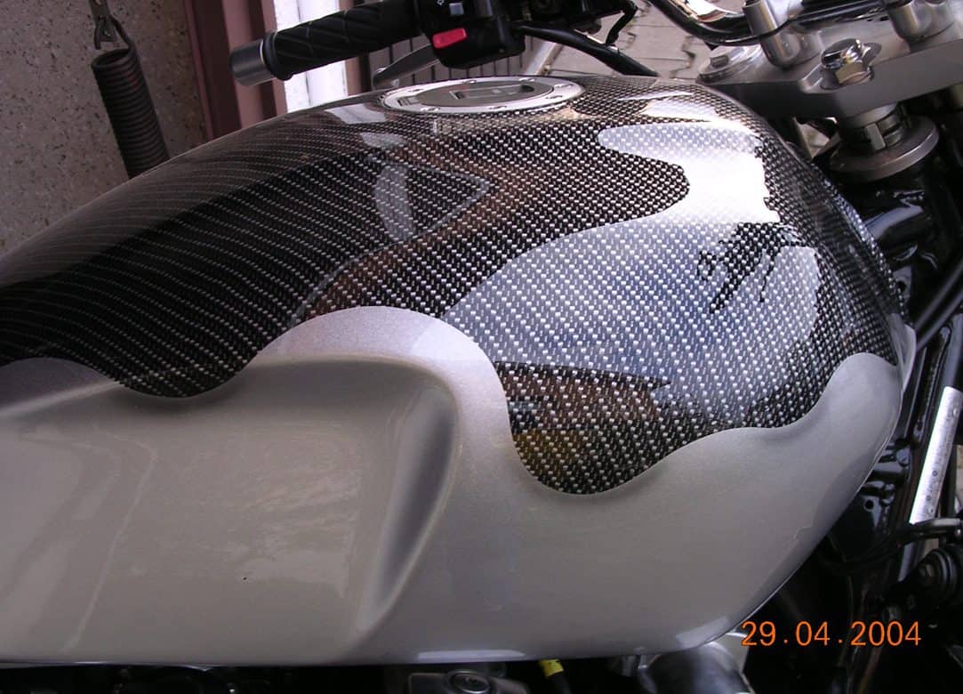 Yamaha Motorrad Tank lackiert
